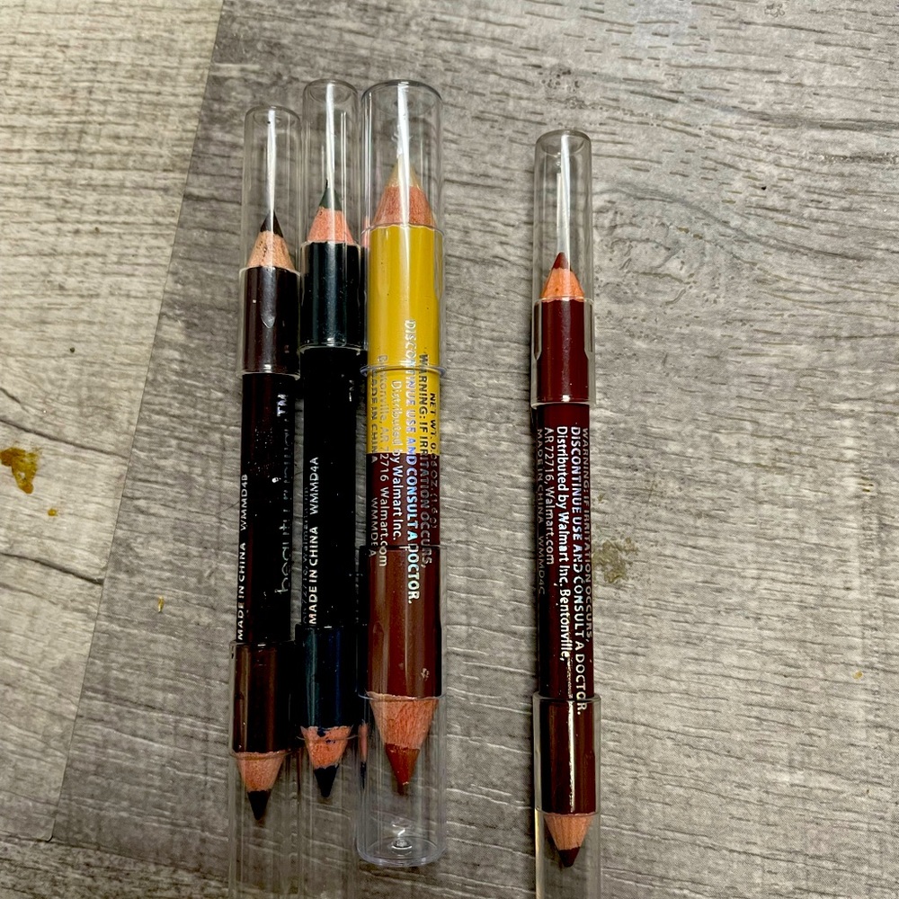 Eyeliner pencils and highlighter pencil
